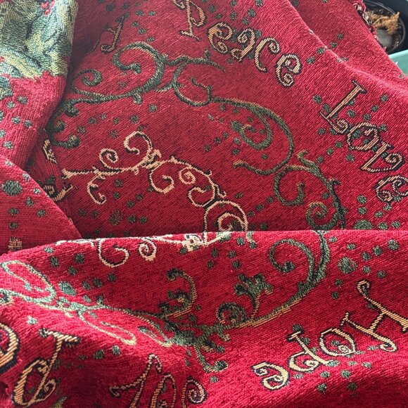 Christmas Throw Wreaths Of The Season Holiday Tapestry Blanket 51” X 68” - Picture 5 of 16